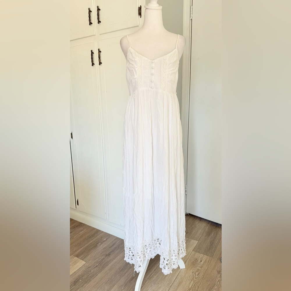 Maternity Motherhood white maxi dress size S/P ( measurements posted) - Picture 3 of 10